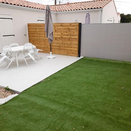 Le Logis De Gatseau Apartment Les Mathes Luaran gambar