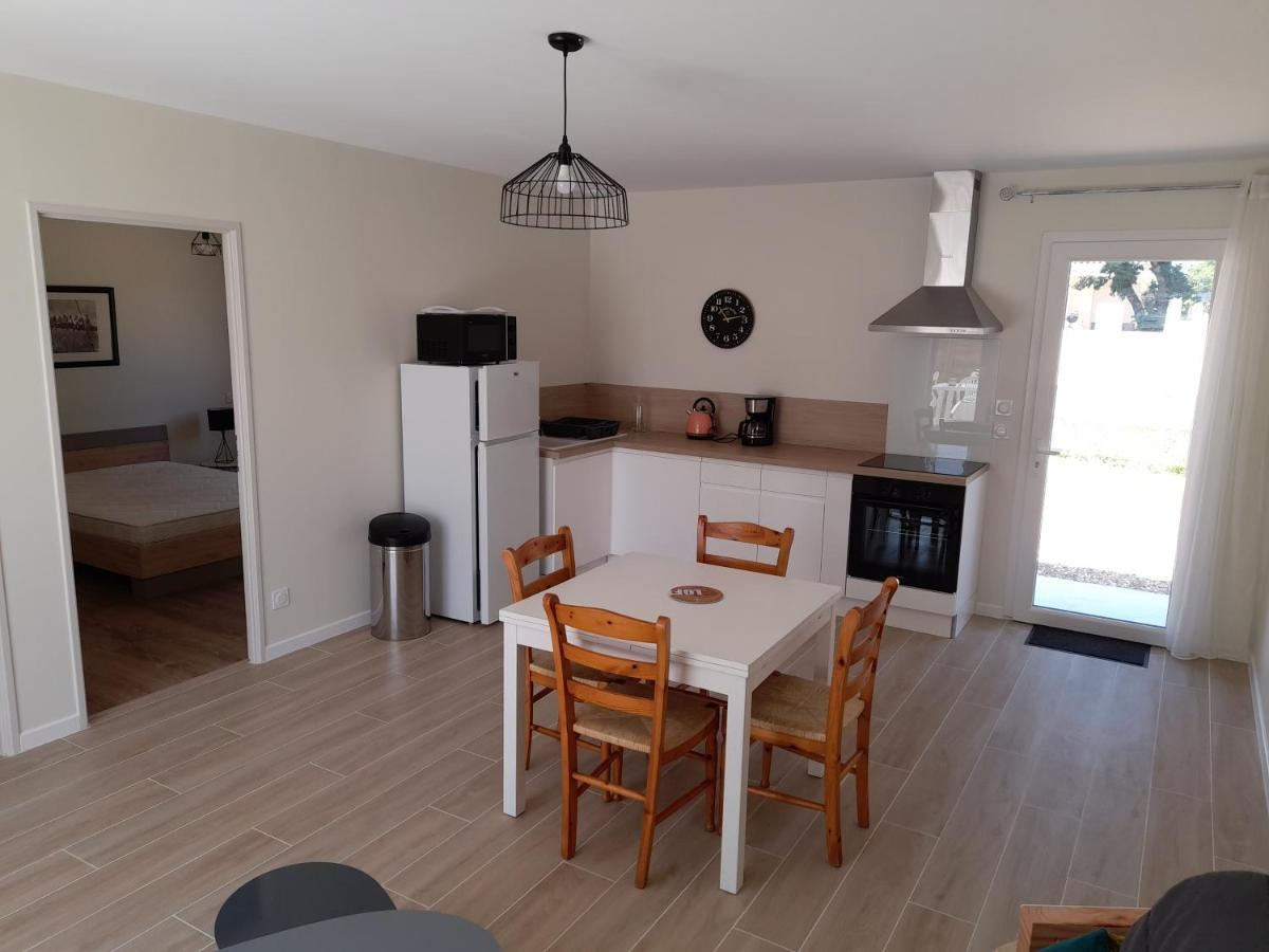 Le Logis De Gatseau Apartment Les Mathes Luaran gambar