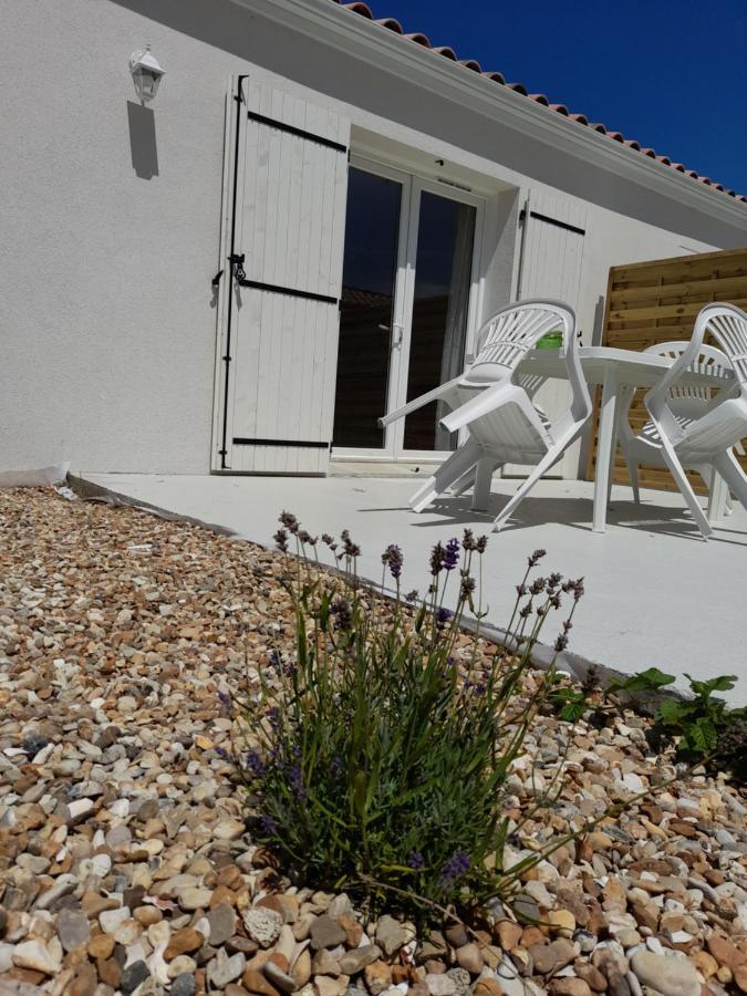 Le Logis De Gatseau Apartment Les Mathes Luaran gambar